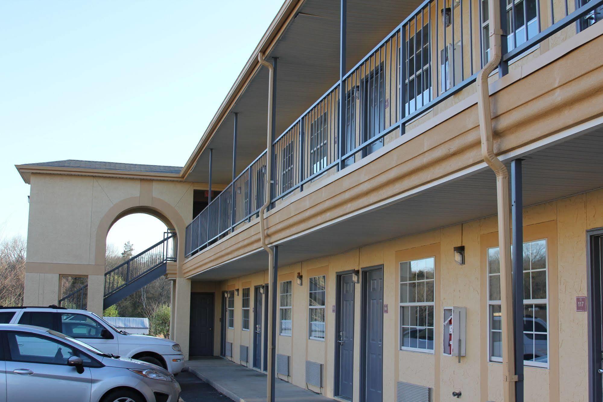 Red Roof Inn Columbia, Tn Exterior photo