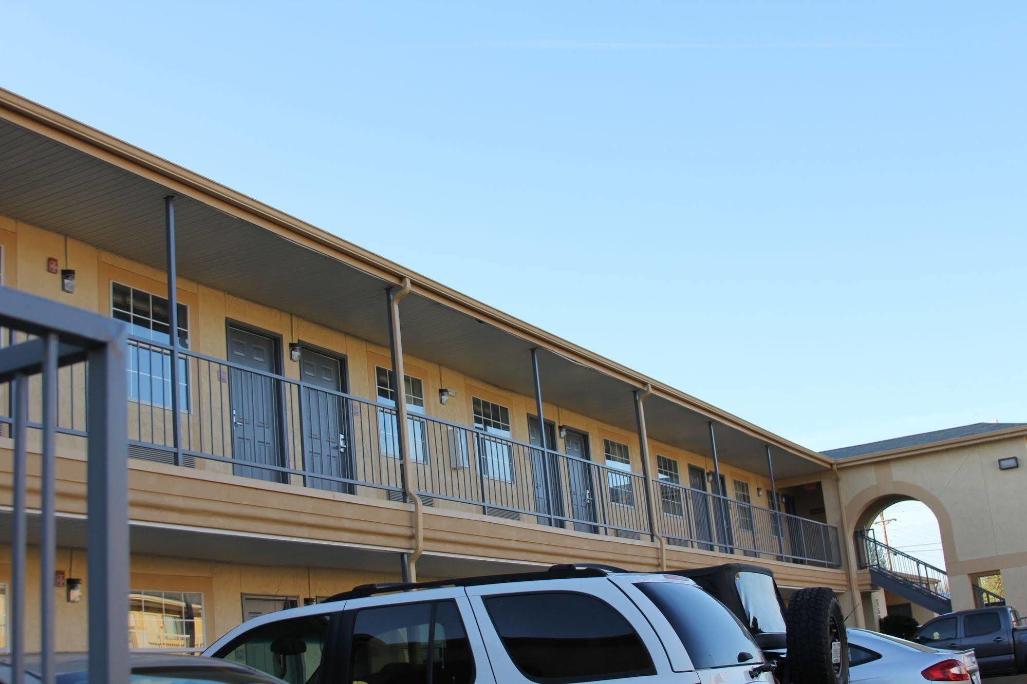 Red Roof Inn Columbia, Tn Exterior photo